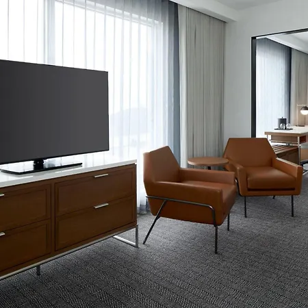 Courtyard By Marriott Montreal Laval Hotel Exterior photo