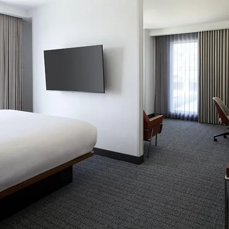 Courtyard By Marriott Montreal Laval Hotel Exterior photo