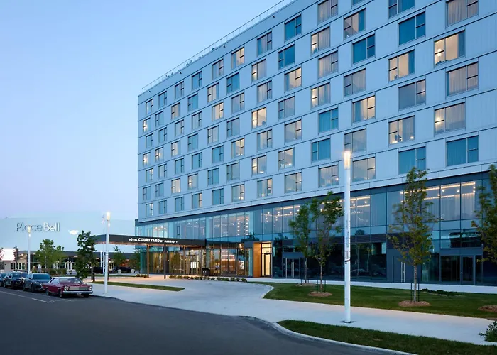 Courtyard By Marriott Montreal Laval