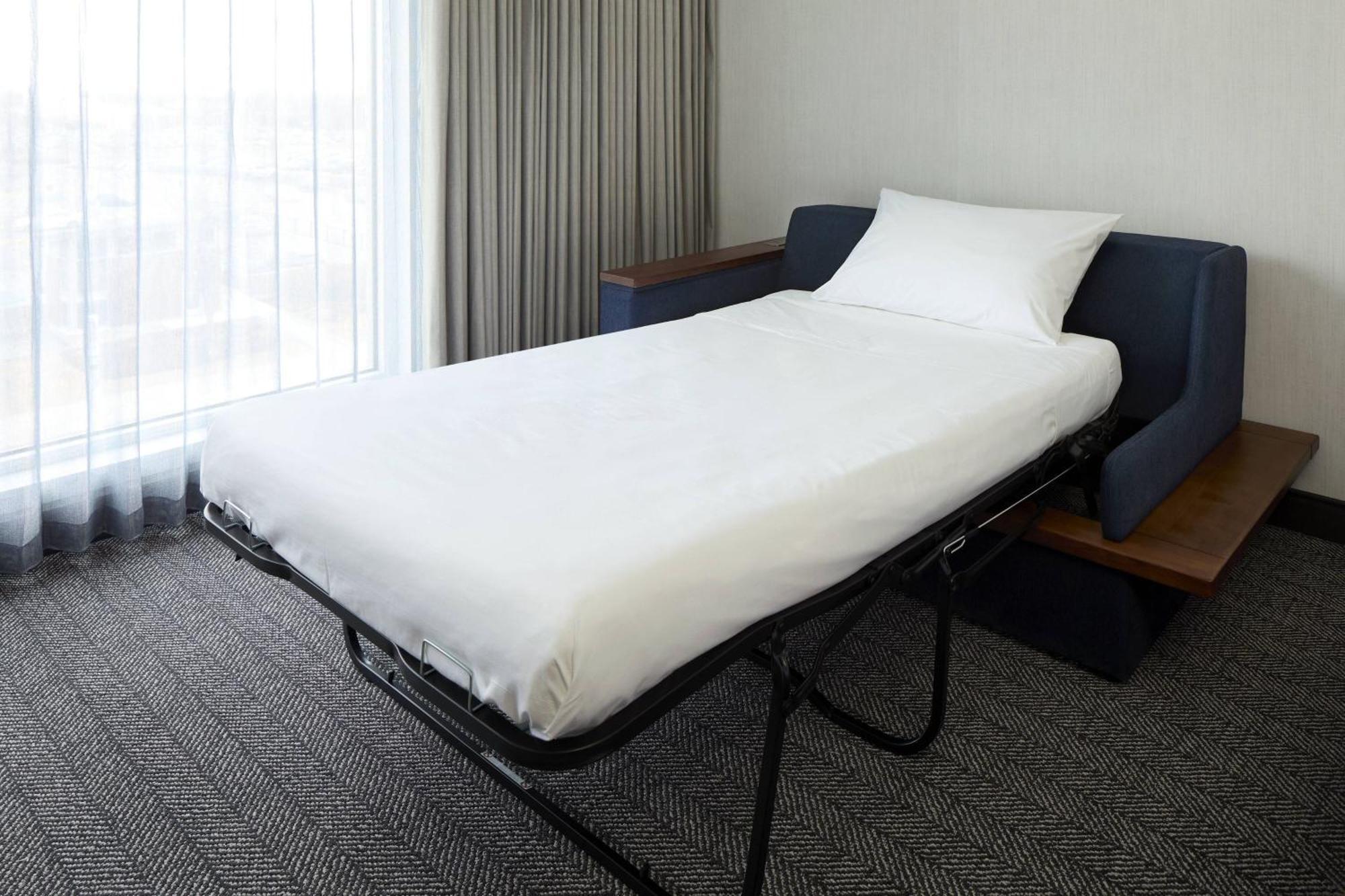 Hotel Courtyard By Marriott Montreal Laval