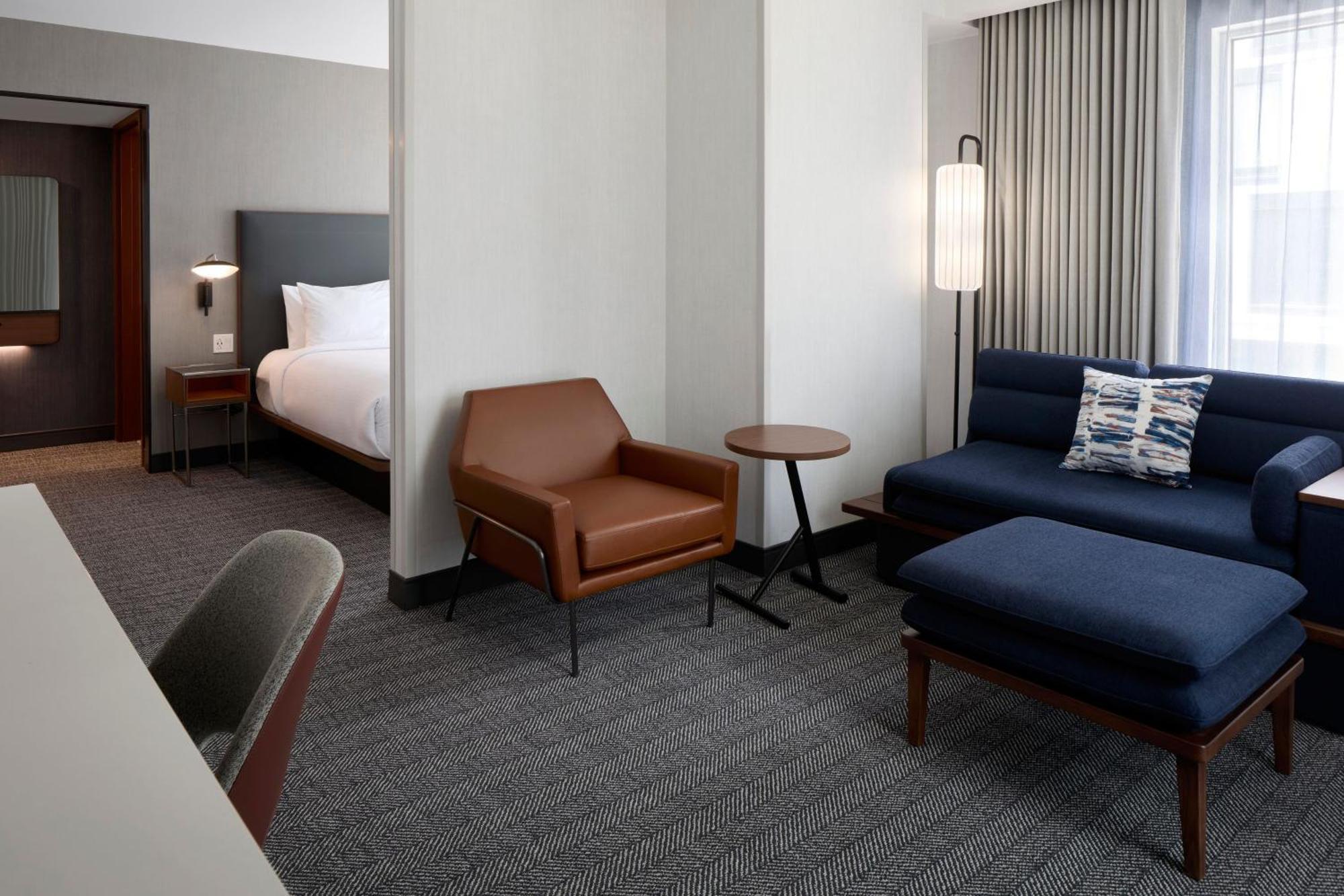 Courtyard By Marriott Montreal Laval