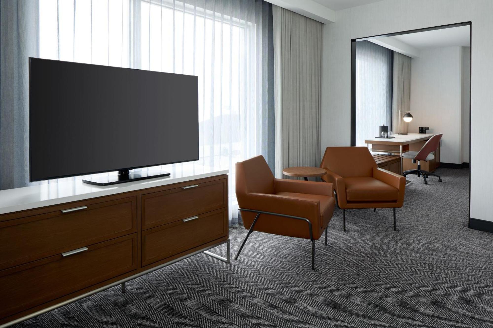 Courtyard By Marriott Montreal Laval
